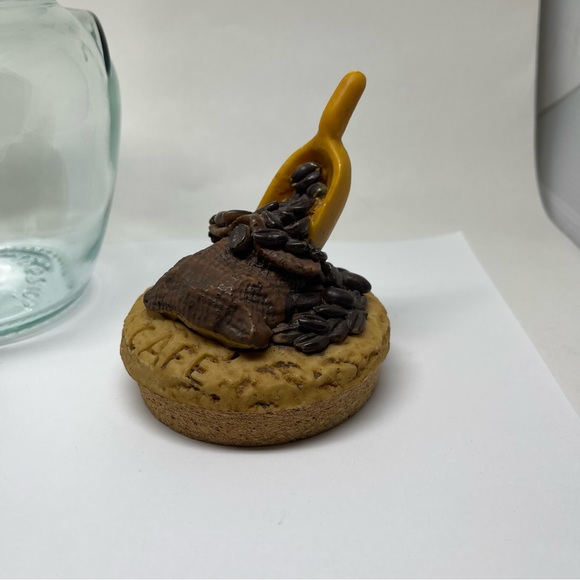 Vintage Green Glass coffee jar display with ornate lid - Picture 6 of 8